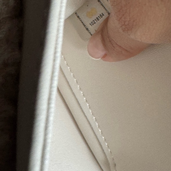 CC Elegant Cream Shepra Shoulder Flap Bag - Picture 6 of 8